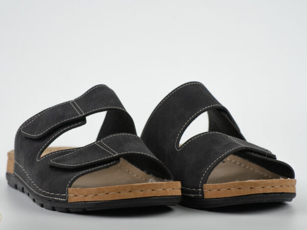 1541229, black