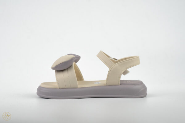 W582016, beige