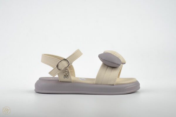 W582016, beige