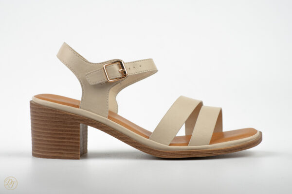 W037032, beige