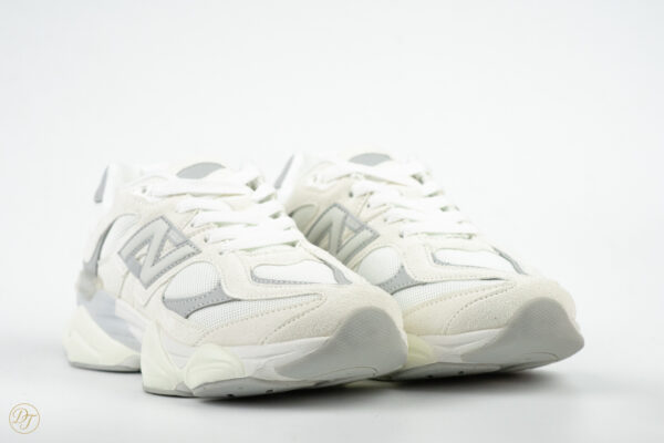 K18-16, white