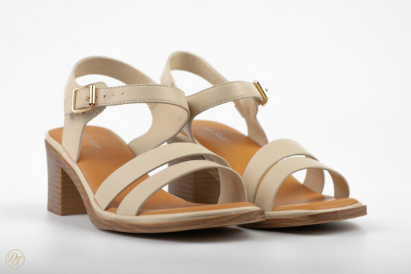 W037032, beige