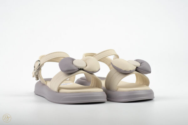 W582016, beige